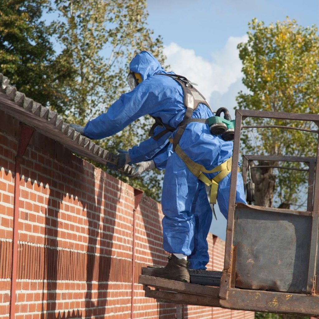 Servicios a Comunidades de Propietarios 9 retirada de uralita Madrid