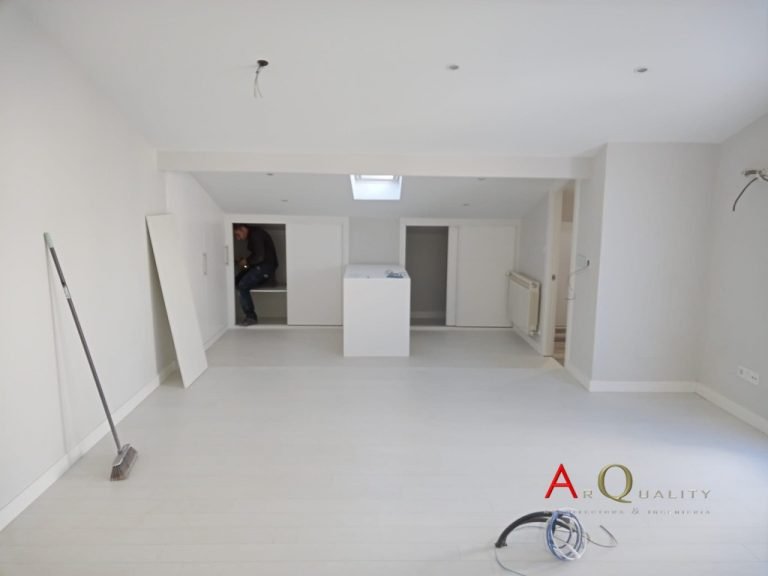 Inicio 31 Reforma Integral de Dúplex con Reconfiguración Interior y Aislamiento en Collado Villalba